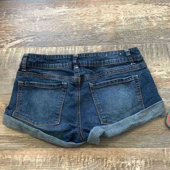 London cute shorts bundle up to save - Picture 4 of 4